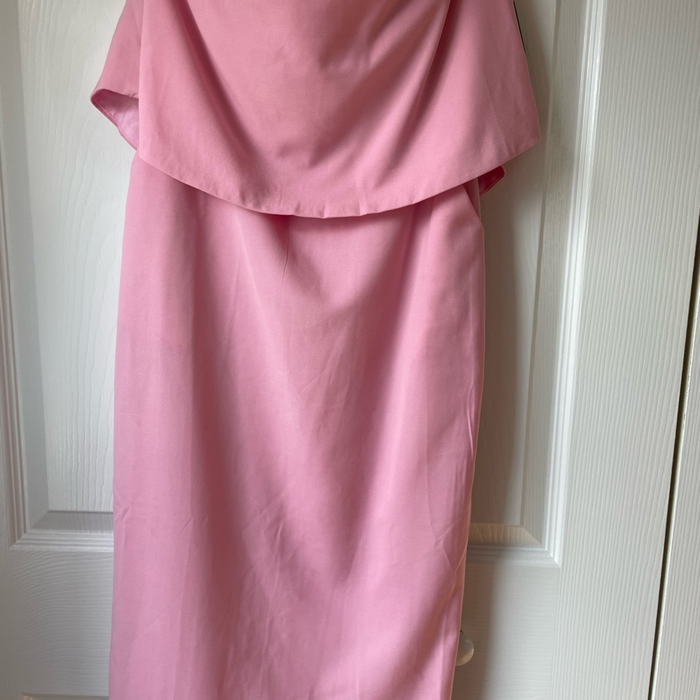 Bubblegum pink strapless dress from Lulu’s!